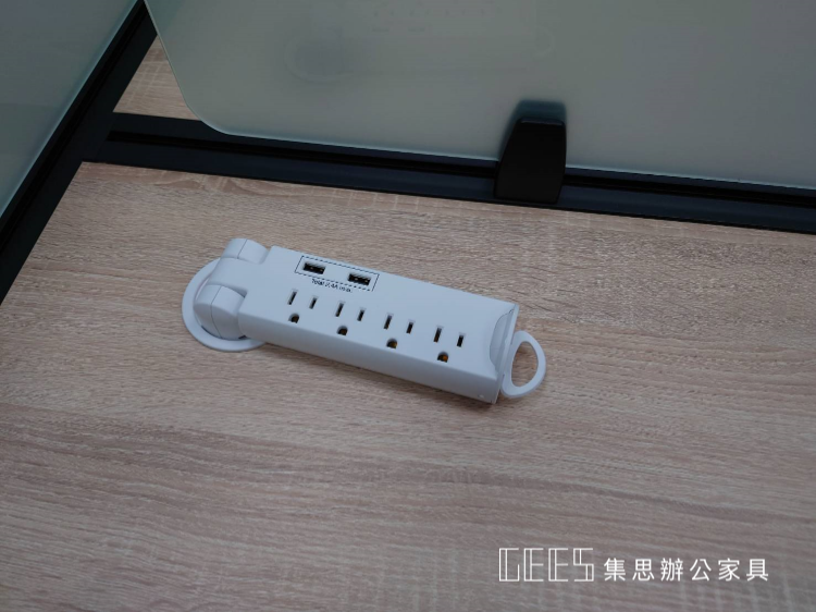辦公桌 / 會議桌 / 桌類插座 / 集思辦公家具規劃 桌面插座