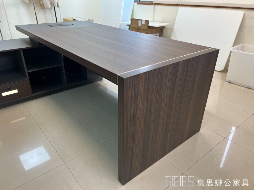 主管桌 / 辦公家具規劃 經濟型主管桌