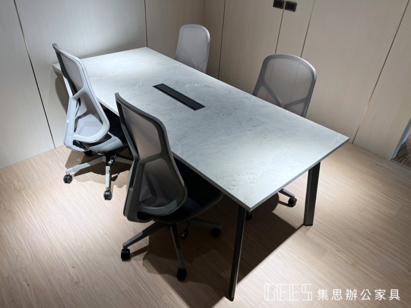 NO 天鵝時尚美型辦公椅 / 集思辦公家具規劃 辦公椅和辦公桌的空間