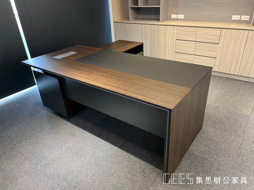 亞歷山大 主管桌 / 集思辦公家具規劃 木製主管桌