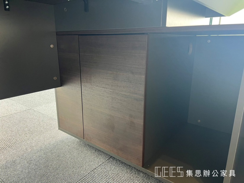 亞歷山大 主管桌 / 集思辦公家具規劃 木製主管桌