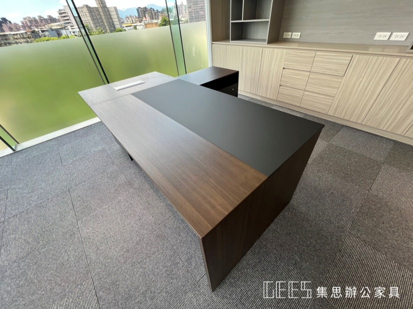 亞歷山大 主管桌 / 集思辦公家具規劃 木製主管桌