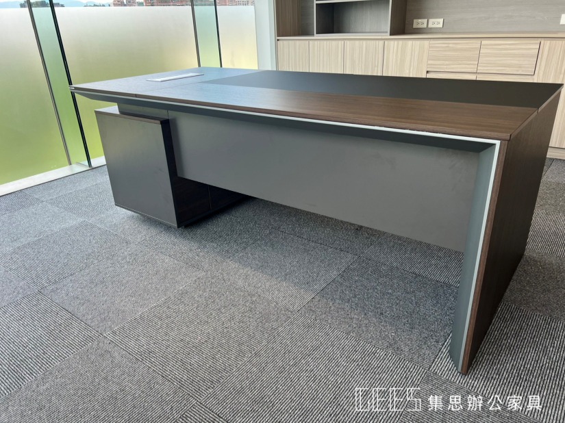 亞歷山大 主管桌 / 集思辦公家具規劃 木製主管桌