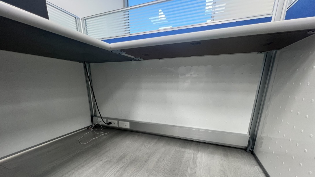 專業OA屏風安裝與辦公室線路工程整合服務示意圖