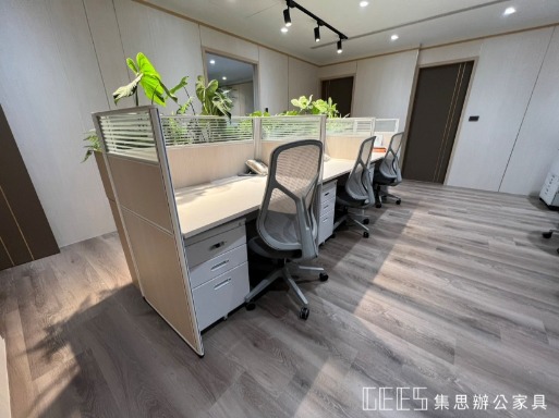 122 cm 北歐風三段屏風，木紋搭條紋配玻璃多層次，清爽明亮