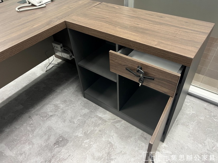 主管桌