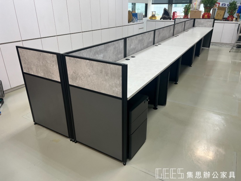 102cm 二段式 OA 屏風，兼具經濟性與隱私度，為辦公室帶來清爽層次。