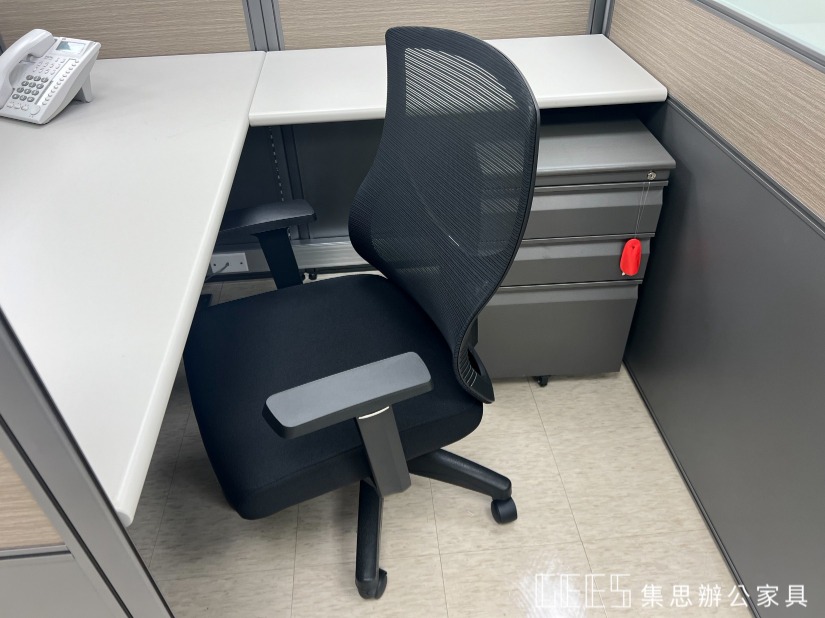 板橋區辦公室採購案例：D262 高CP值人體工學辦公椅，專為企業打造的簡約透氣職員椅