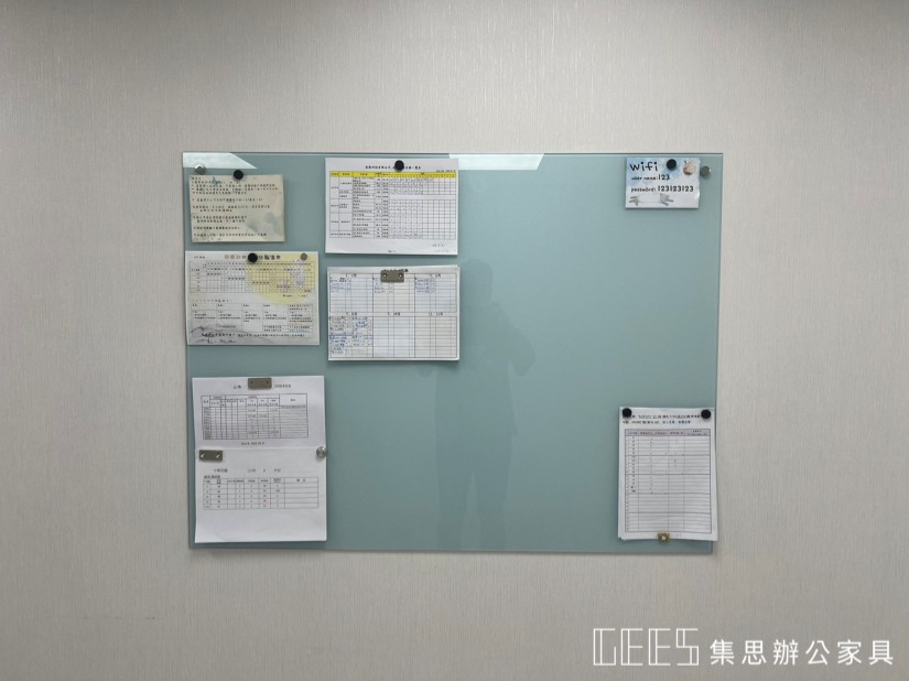 岳展科技新北市板橋區辦公室佈告欄案例