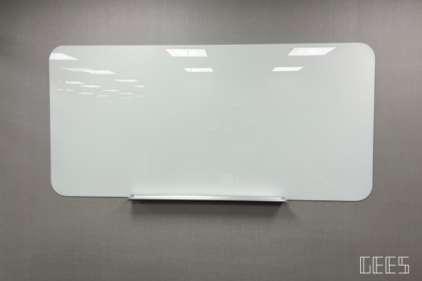 【辦公室輕裝潢 】圓弧優白烤漆玻璃白板