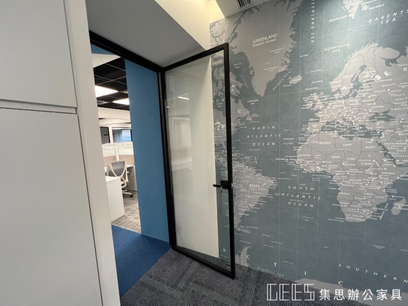 OA高隔間 / 集思辦公家具規劃 黑色OA玻璃隔間