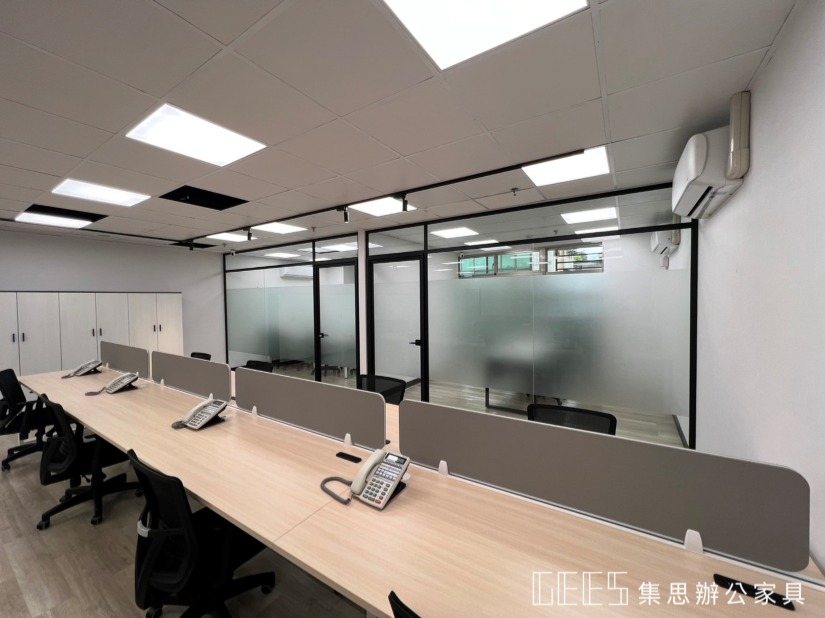 OA高隔間 / 集思辦公家具規劃 黑色OA玻璃隔間