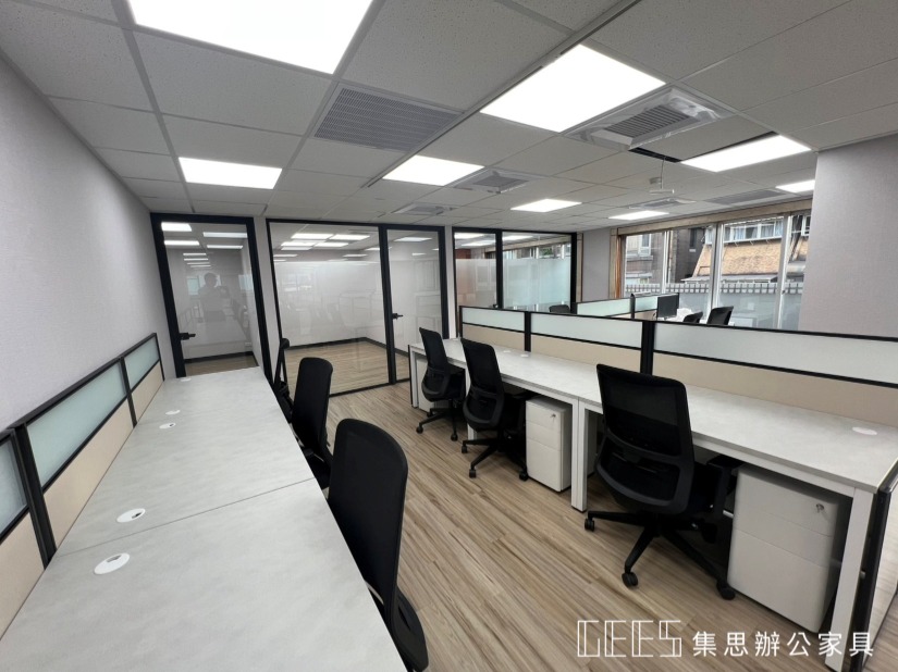 OA高隔間 / 集思辦公家具規劃 黑色OA玻璃隔間