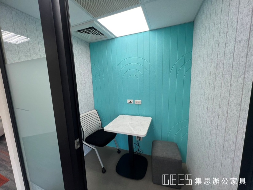 OA高隔間 / 集思辦公家具規劃 黑色OA玻璃隔間
