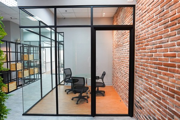 辦公室隔間 - 鋁框單層玻璃隔間